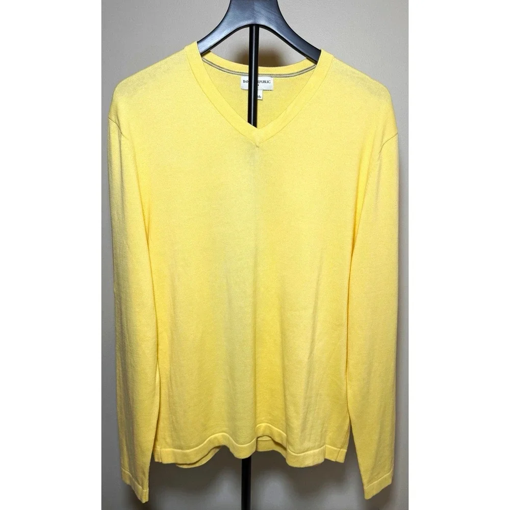 Banana Republic Yellow Knit V-Neck Pullover Sweater Mens L Solid Long Sleeve